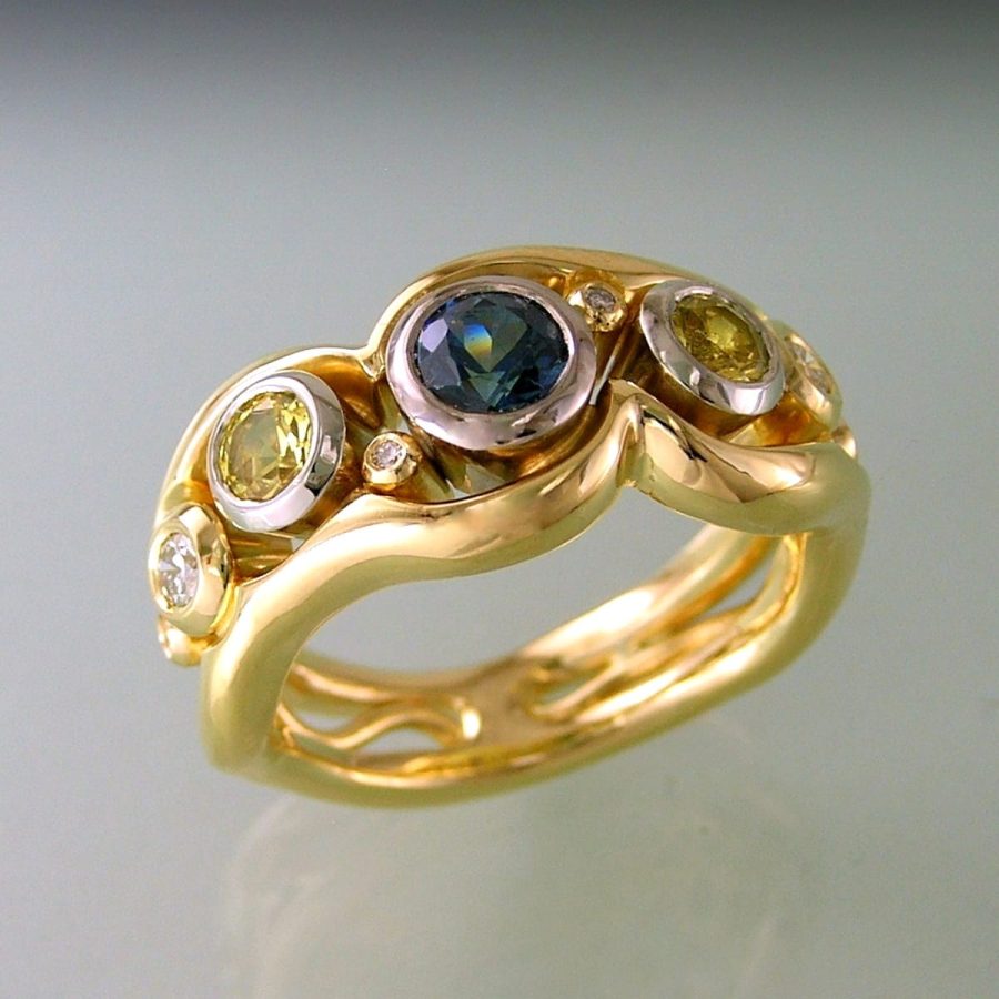 FLOW Sapphire & Diamond Ring
